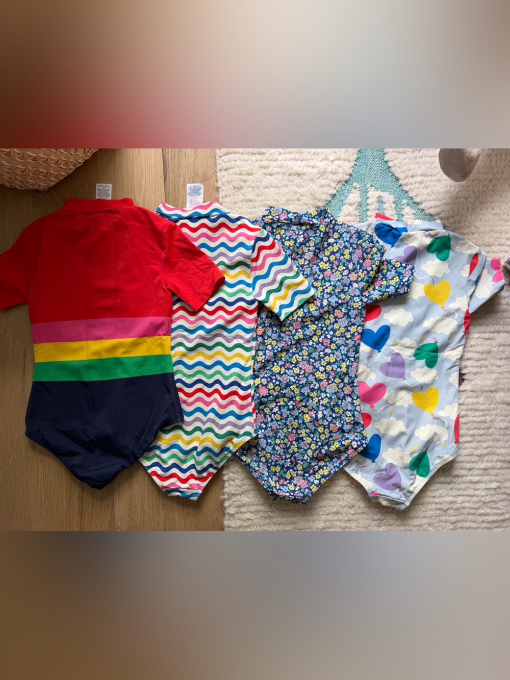 Boden Girls Short-sleeved Swimsuit 7-8Y - Picture 2 of 7